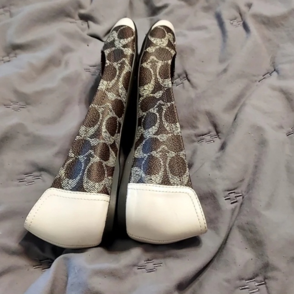 Coach Chelsea Signature Logo Leather Ballet Flats Brown white 7.5 NWOB - Picture 5 of 9